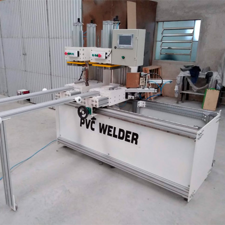 Máquina automática para colagem de PVC